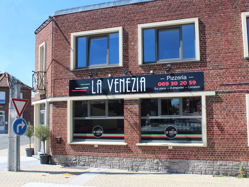 03_Accueil_La-Venezia_pizzeria_livraison_pizza_pates_restaurant_Tournai_Hollain